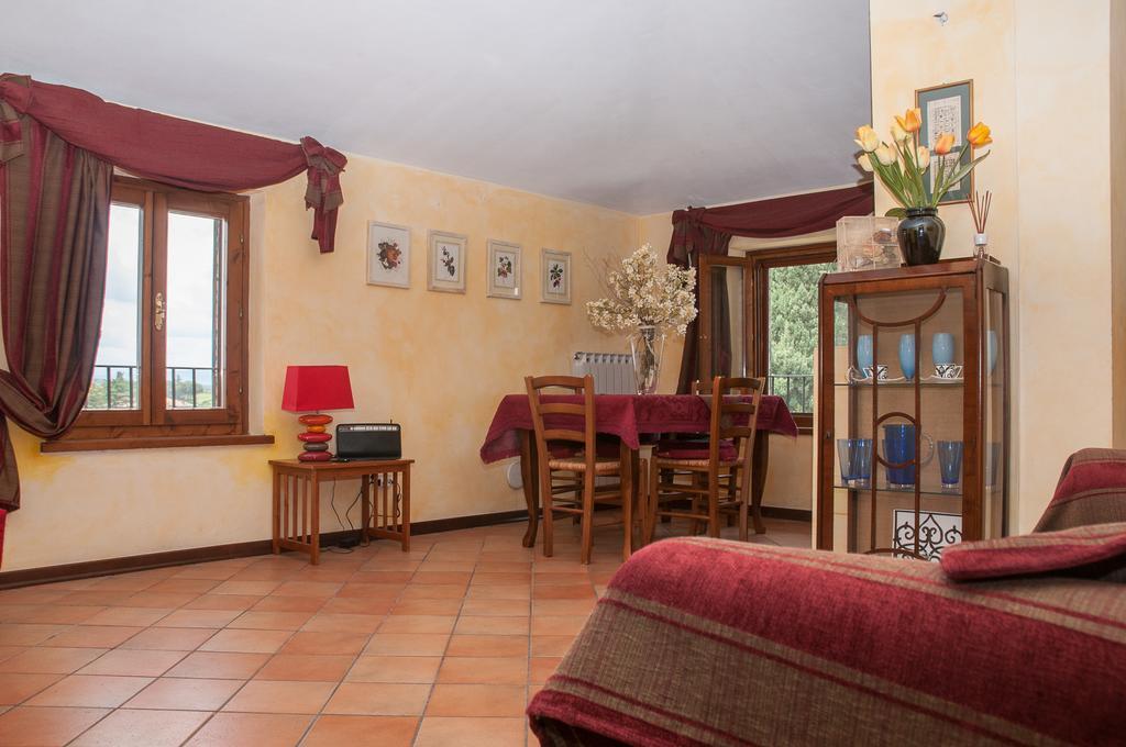 דירות קאסטיגליונה דל לאגו Residenza Il Palazzo חדר תמונה